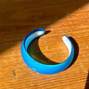 EUC Vintage retro bracelet: blue glass bangle